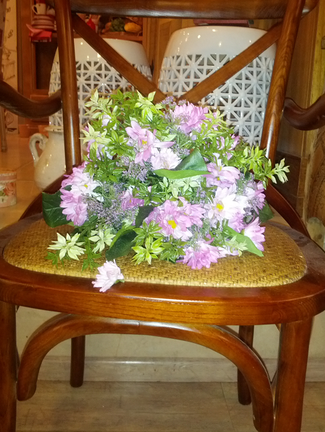 flores na cadeira 1
